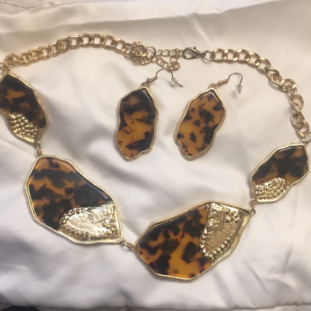 Necklace with earrings